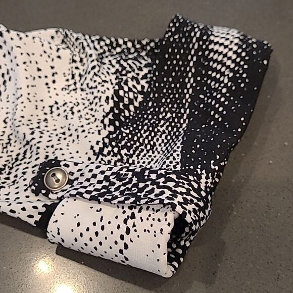 New Directions  PL poly spandex blend abstract black /white print - Picture 7 of 9